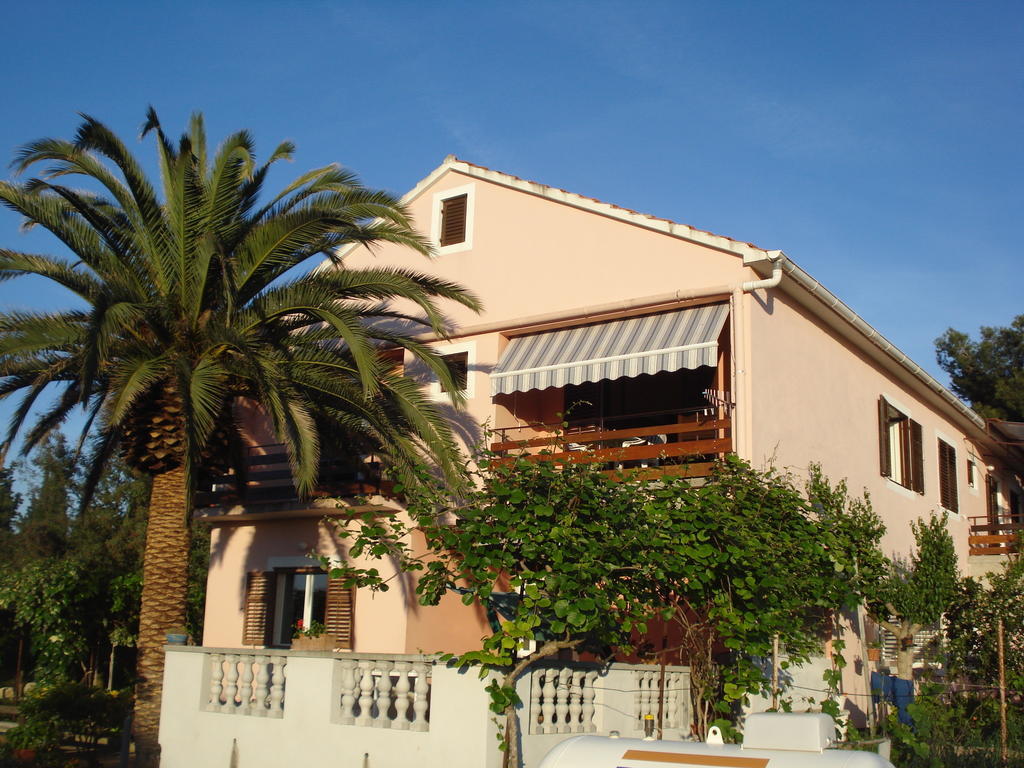 Apartments Vidakovic Ugljan Oda fotoğraf